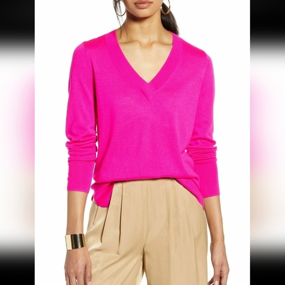 Halogen,‎ Merino Wool Blend V Neck Lightweight Sweater, Bright Fuchsia, Size XS